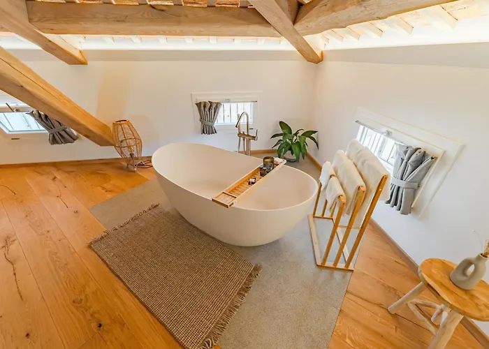 Divigna Hospitality - Luxury Villa *